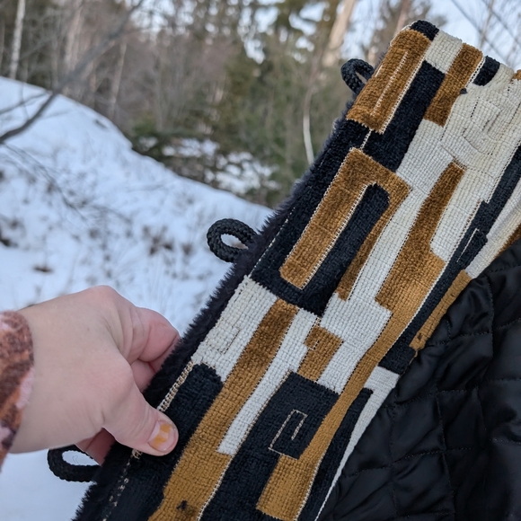 GORGEOUS 70'S MADE IN CANADA IRVING POSLUNS VINTAGE CHENILLE CARPET COAT - Picture 16 of 16